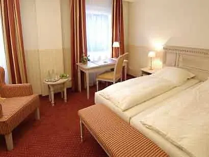 Hanseat-hotel Hotell 4*